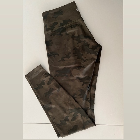 lululemon | Wunder Under Pant Luxtreme | size 6 | Green camo print - Picture 6 of 9